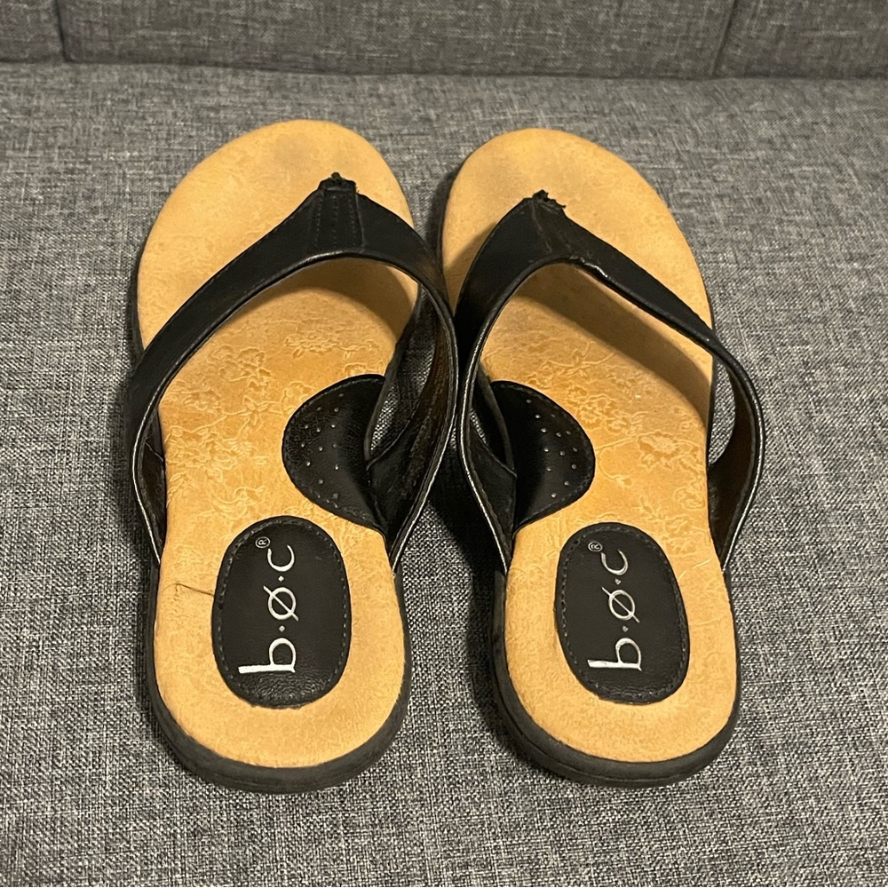 b.o.c black sandals, Flip-flops Size 7 - Picture 8 of 9